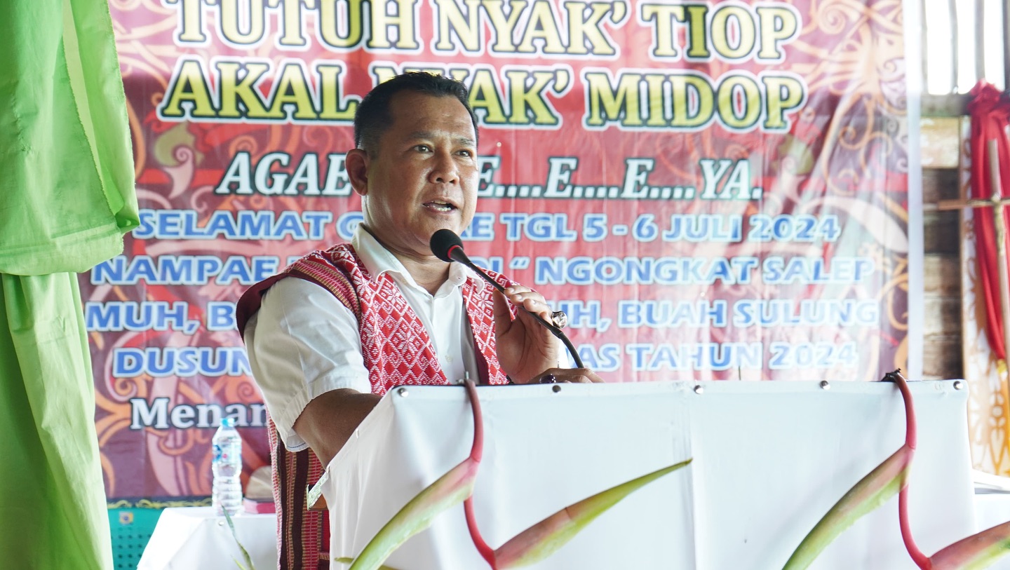 Read more about the article Misa Pemberkatan Buah Sulung, Alat Tani dan Salib Ladang Di Rumah Betang Ponoriu Dusun Lintang Kapuas, Desa Lintang Kapuas, Kecamatan Kapuas