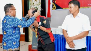 Read more about the article Pembukaan Kegiatan Peningkatan Kapasitas Kelembagaan Masyarakat Desa dan Lembaga Adat Desa Yang Berada di Wilayah Masyarakat Hukum Adat (MHA) Kabupaten Sanggau Tahun 2024