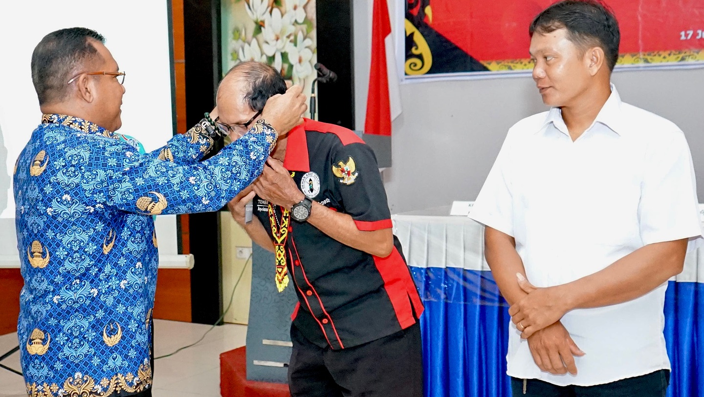 Read more about the article Pembukaan Kegiatan Peningkatan Kapasitas Kelembagaan Masyarakat Desa dan Lembaga Adat Desa Yang Berada di Wilayah Masyarakat Hukum Adat (MHA) Kabupaten Sanggau Tahun 2024