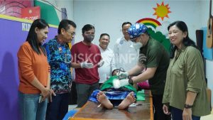 Read more about the article Plt. Asisten I Setda Kabupaten Sanggau Buka Kegiatan Sunat Massal di GBI Peace Center Pusat Damai