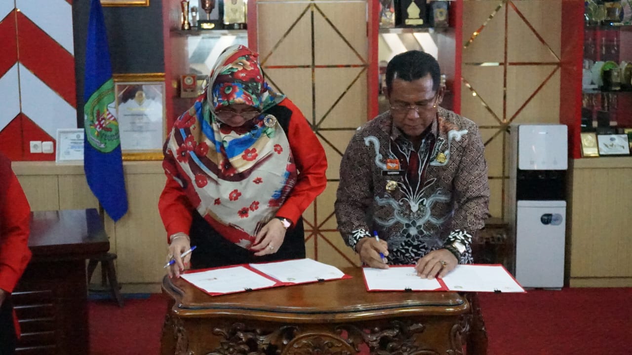 Read more about the article Pembukaan Sosialisasi Bantuan Hukum Secara Gratis Bagi Masyarakat dan Penandatanganan Perjanjian Kerjasama