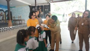 Read more about the article Pekan Imunisasi Nasional PIN Polio tahun 2024, resmi dicanangkan secara serentak se-Kalimantan Barat, oleh Pj Gubernur Kalbar, Harisson via aplikasi Zoom bersama seluruh bupati/walikota se-Kalbar.